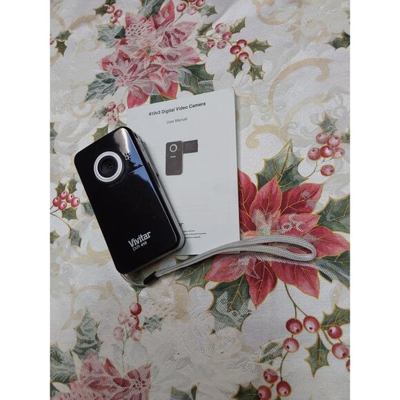 Vivitar Black Digital Mini Camcorder model DVR 410 with disc premium 8GB - Picture 1 of 4